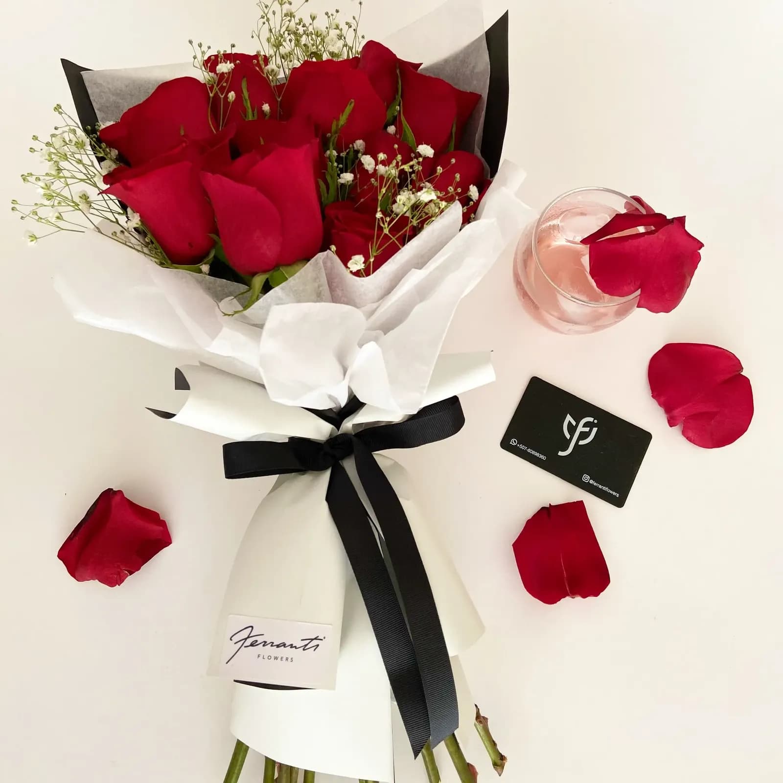 Bouquet of fresh red roses